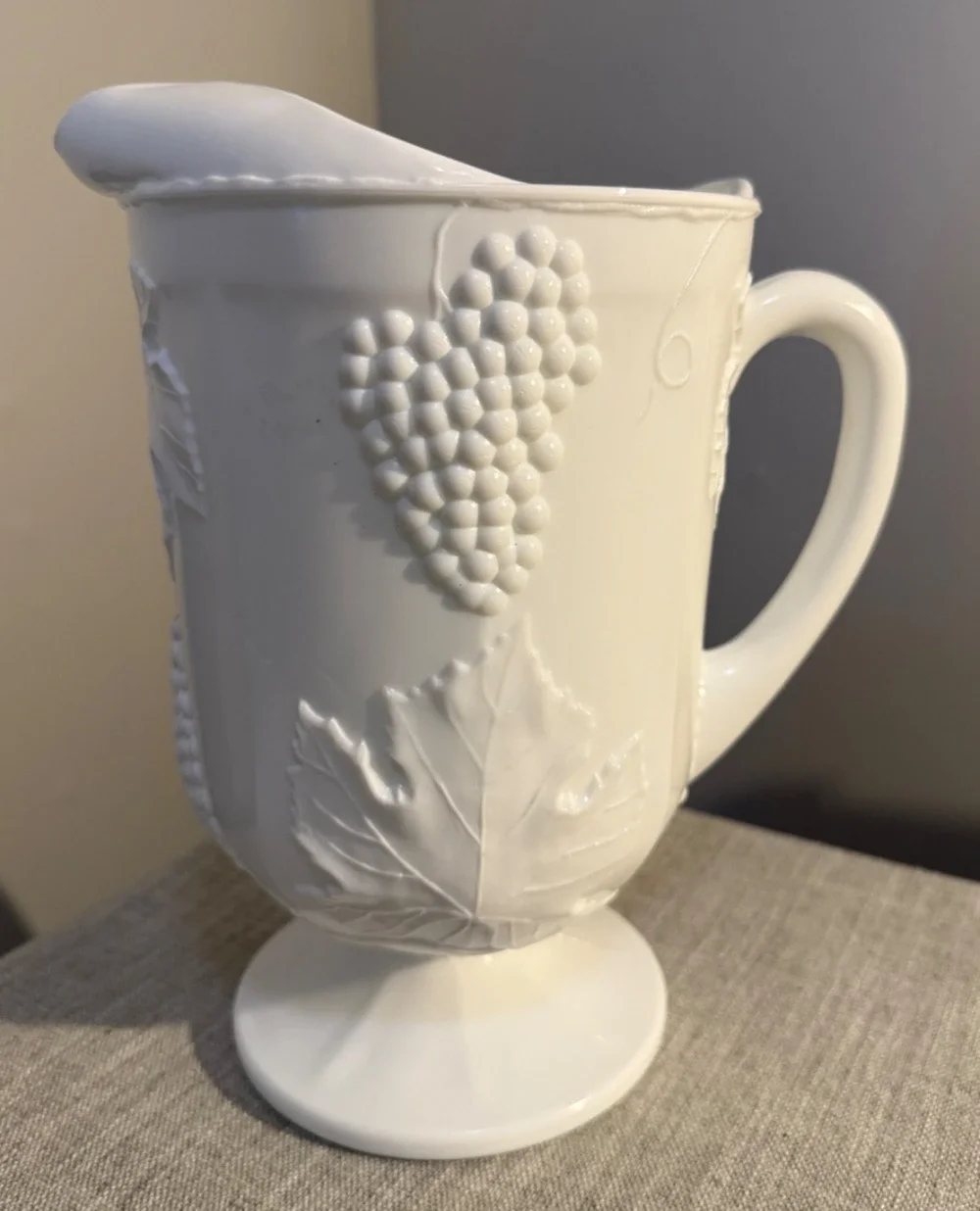 🍇 Vintage Indiana Colony Harvest Milk Glass Pitcher | White Grape & Vine | 10”